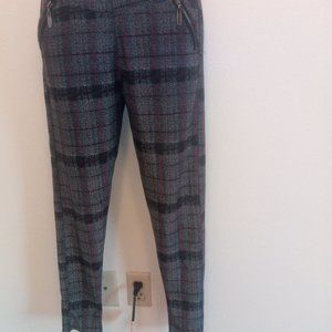 Coco + Carmen Plaid Zipper Decal Leggings